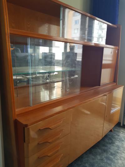Sektorovou skříň/sekretář ze sedmdesátek.
