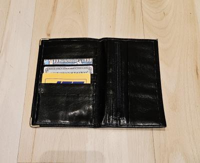 Pouzdro na karty a peníze