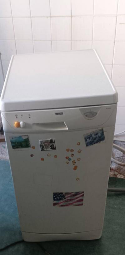 Myčka 40cm DNES NEBO SBĚRNÝ DVŮR