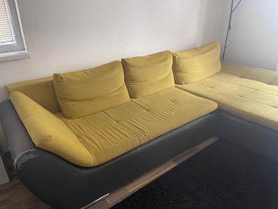 K odvozu zdarma dáme pohovku