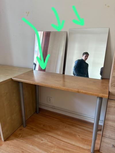 Stůl se zrcadly