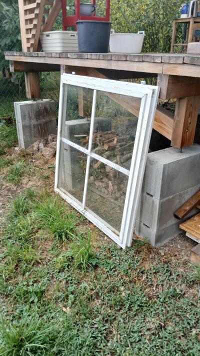 okna + dveře s rámy z bouračky ZDARMA