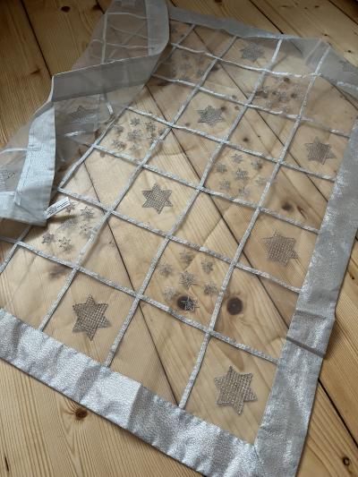 Vanocni ubrus asi 110cm