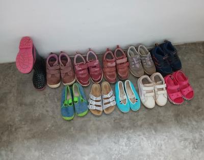 Dívčí obuv vel. 29 až 30