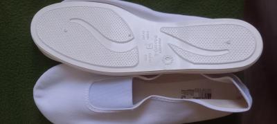 Daruji látkové cvičky Domyos, Decathlon, EUR 43, bile