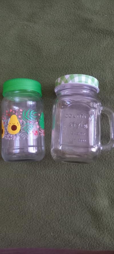 Daruji sklenene nadoby s dirkou na brcko ale bez nej