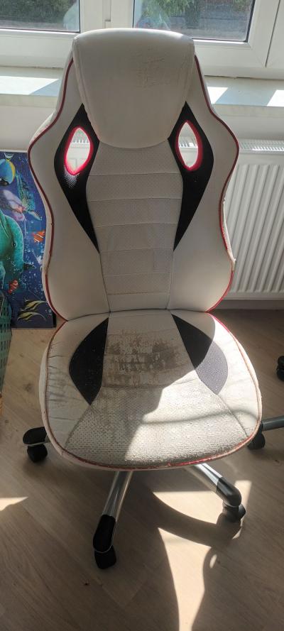 Kolečkové/kancelářské křeslo