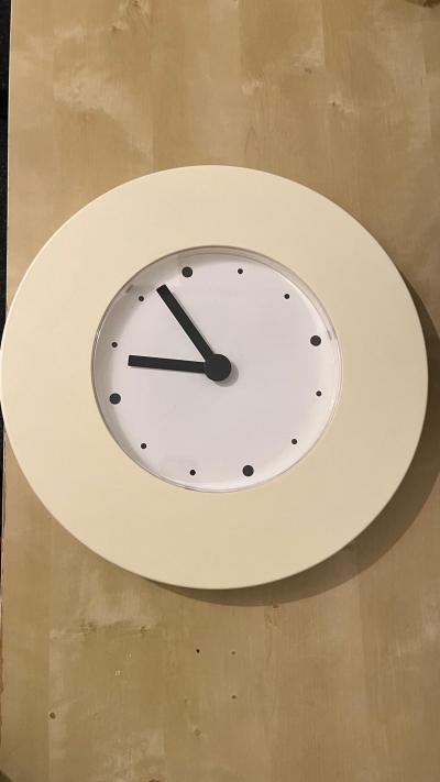 Nástěnné hodiny