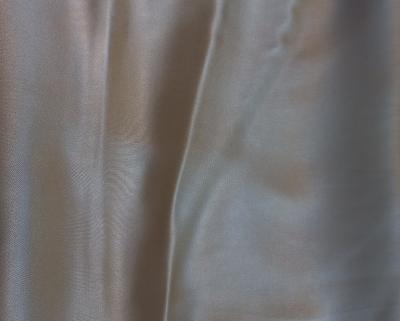 Látka světle žlutá