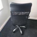 kancelářská židle černá otočná