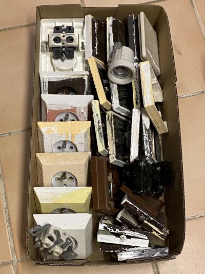 ZÁSUVKY A VYPÍNAČE