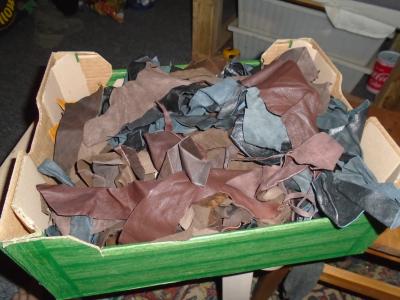 1kg odřezků pravé kůže