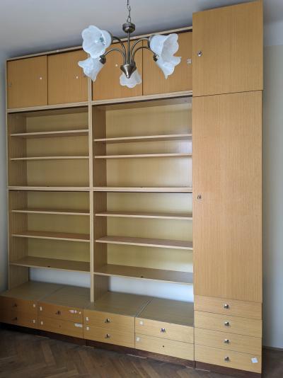 sektorový nábytek - knihovna, skříň, šuplíky