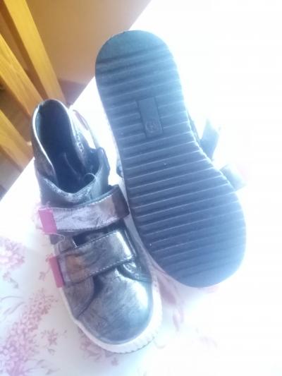 boty lesklé tm šedé 31