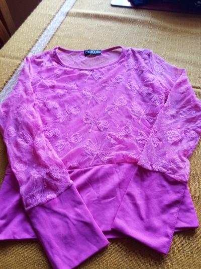 krajkové tričko kolem 140, světle fialové