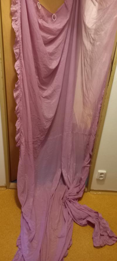 Růžový závěs - dlouhý