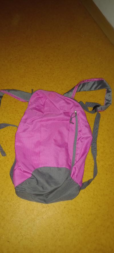 Růžový batůžek
