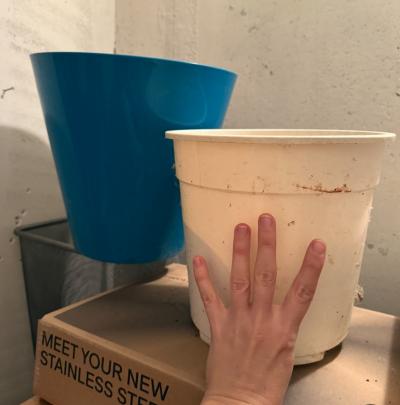 Plastové květináče