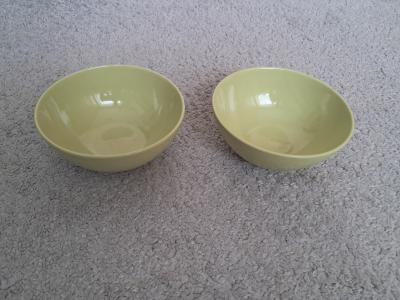 2 zelené misky