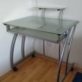Kancelářský stůl skleněný