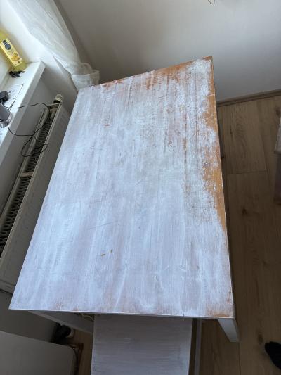 Jídelní stůl +2 židle