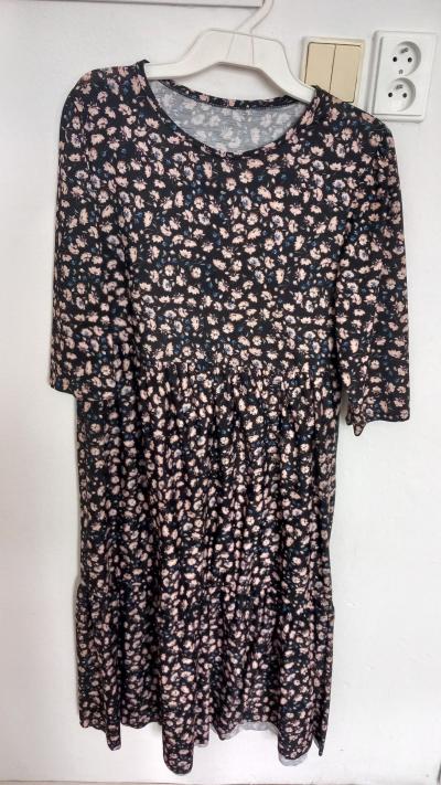 Dámské šaty velikost L