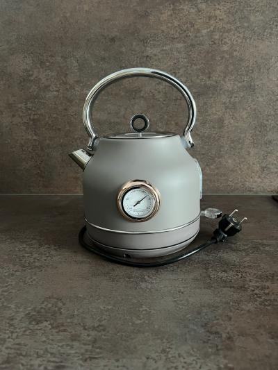 Rychlovarná konvice 1,7 l