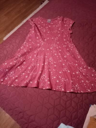 růžové šatičky asi 5 -6let