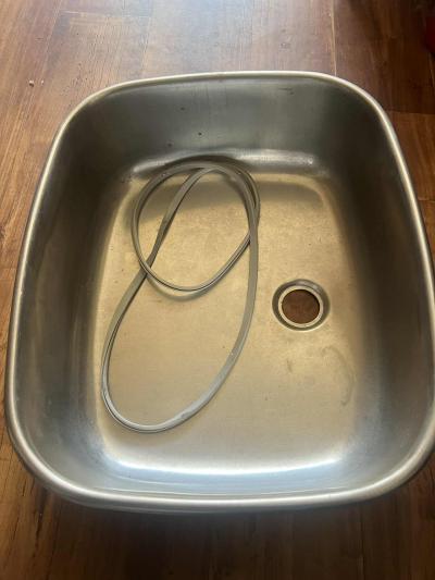 Nikdy nepoužitý dřez