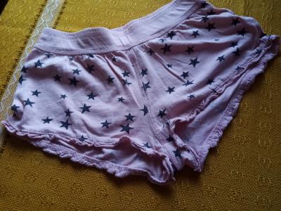 růžové kratasy 134