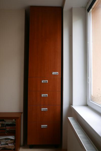 Vestavěná skříň