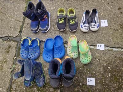 nošená dětská obuv 27-29