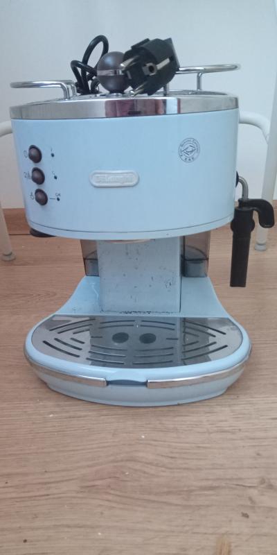 Kávovar DeLonghi