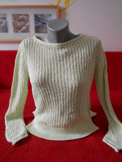 Zelenkavý svetřík