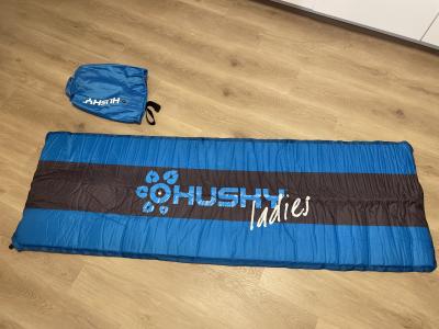 Samonafukovací karimatka