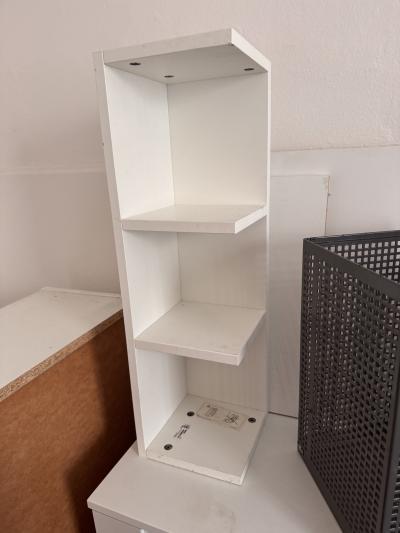 Malá rohová polička