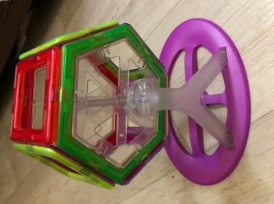 součástky k tomu kolu Magformers