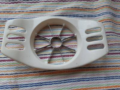 Vykrajovátko na jabka