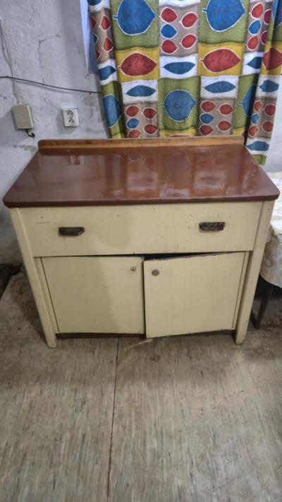 Starožitný mycí stůl