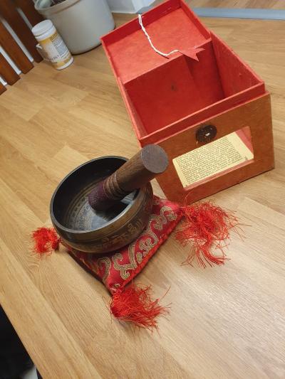 Daruji za odvoz tibetskou mísu dle fotografie