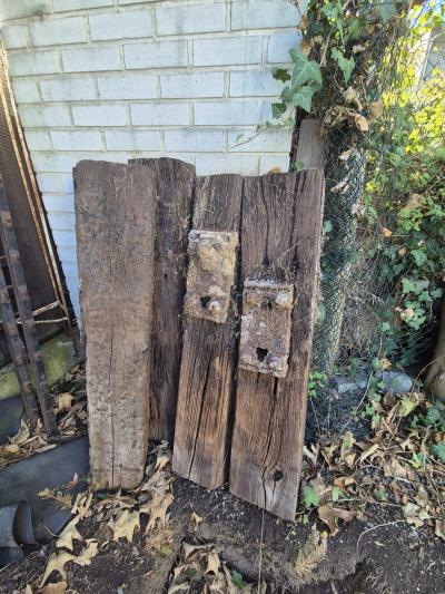 Pražce - dřevěné (staré železniční)