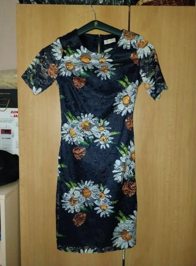 Dámské šaty velikost S