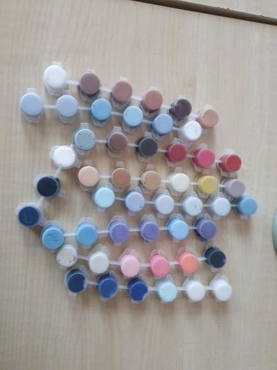 Zbytky barev z malovani podle cisel