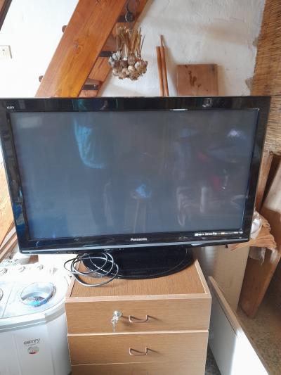 Plazmová televize PANASONIC, úhlopříčka 106cm