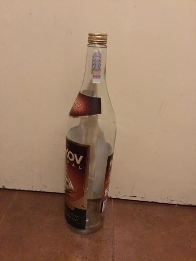 Velika 3l lahev od rumu prazdna…