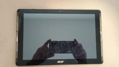 Tablet na náhradní díly