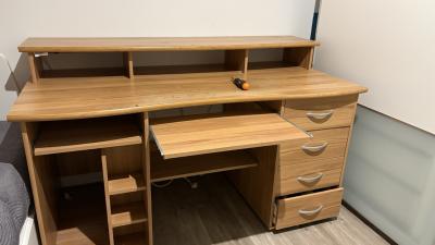 Kancelářský stůl s nástavbou 150x80