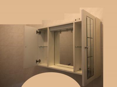 Koupelnová skříňka nad umyvadlo pro nenáročné