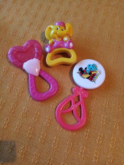 chrastítka a kousátka 1