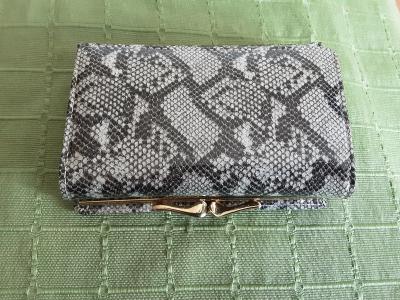 Peněženka nepoužitá